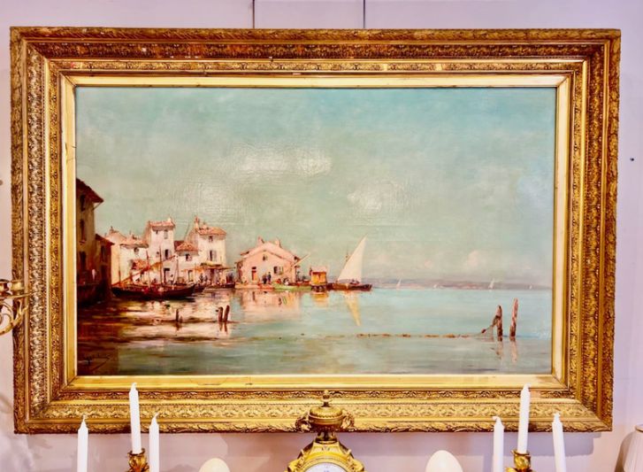 View of Martigues with fishermen and boats on the bottom of houses